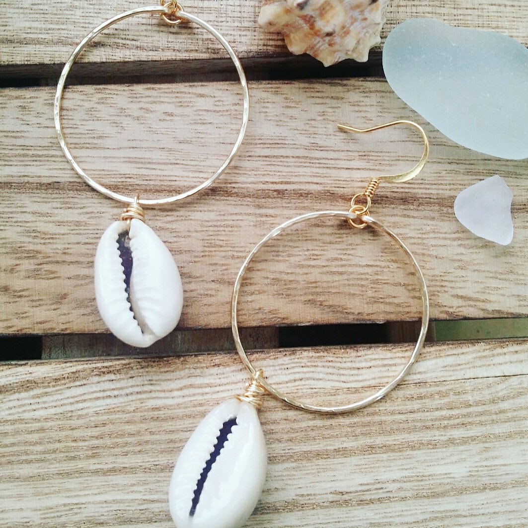 Cowrie Hoops| Cowry Hoop Earrings| Medium Hoops| Gold Jewelry| Cowrie Shell Jewelry| Minimal Cowry Hoop| Hoop Earring with Cowrie Shell (Pack of 3) SRP $10.00